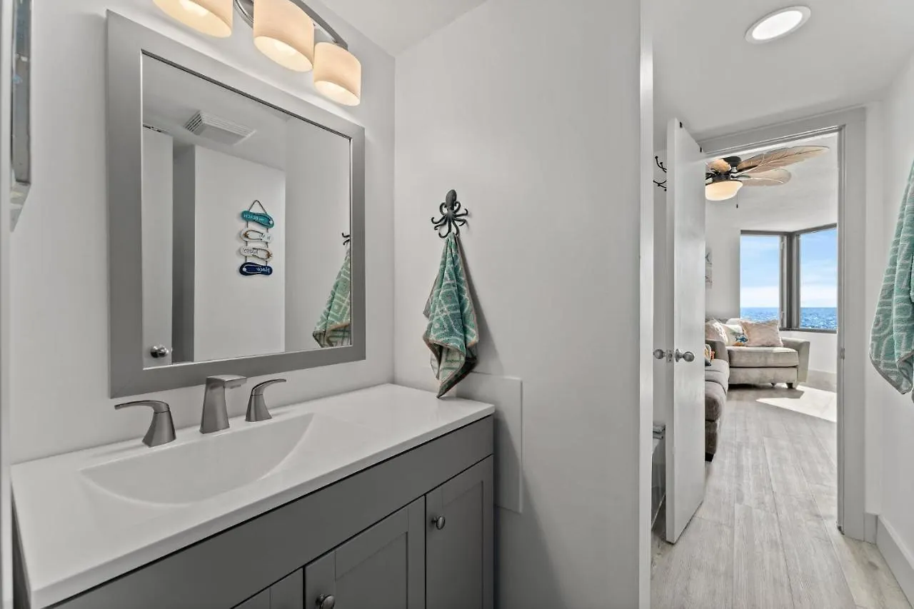 Ocean Front Views & Open Kitchen - Sunbird 603E Apartment Panama City Beach