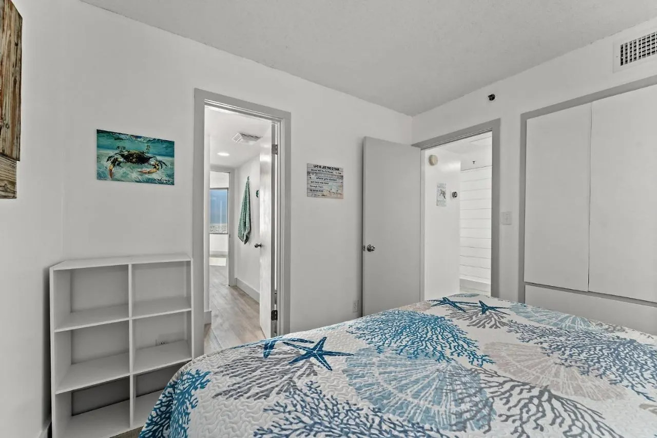 Ocean Front Views & Open Kitchen - Sunbird 603E Apartment Panama City Beach